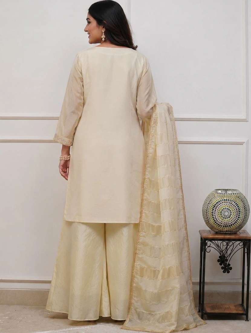 Women Embroidered Three Quarter Sleeves Kurta Sharara Set With Dupatta - 22702794 -  Standard Image - 3