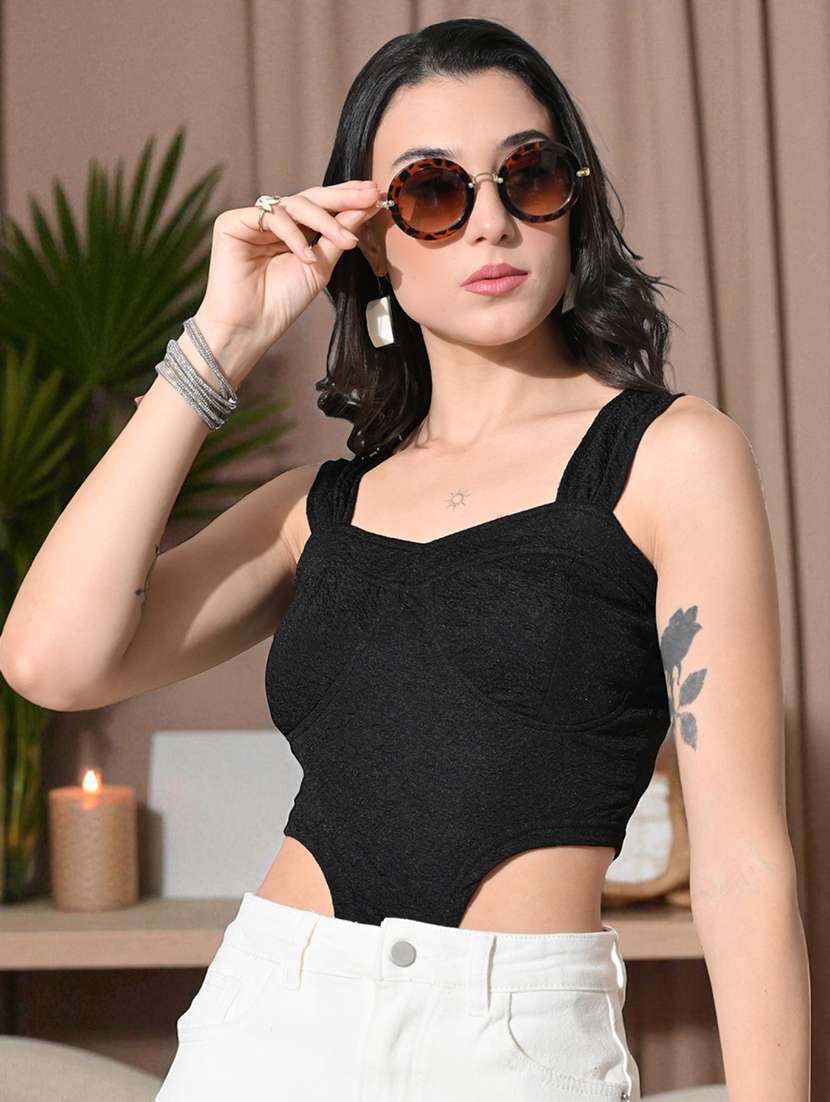 women self design sleeveless crop top