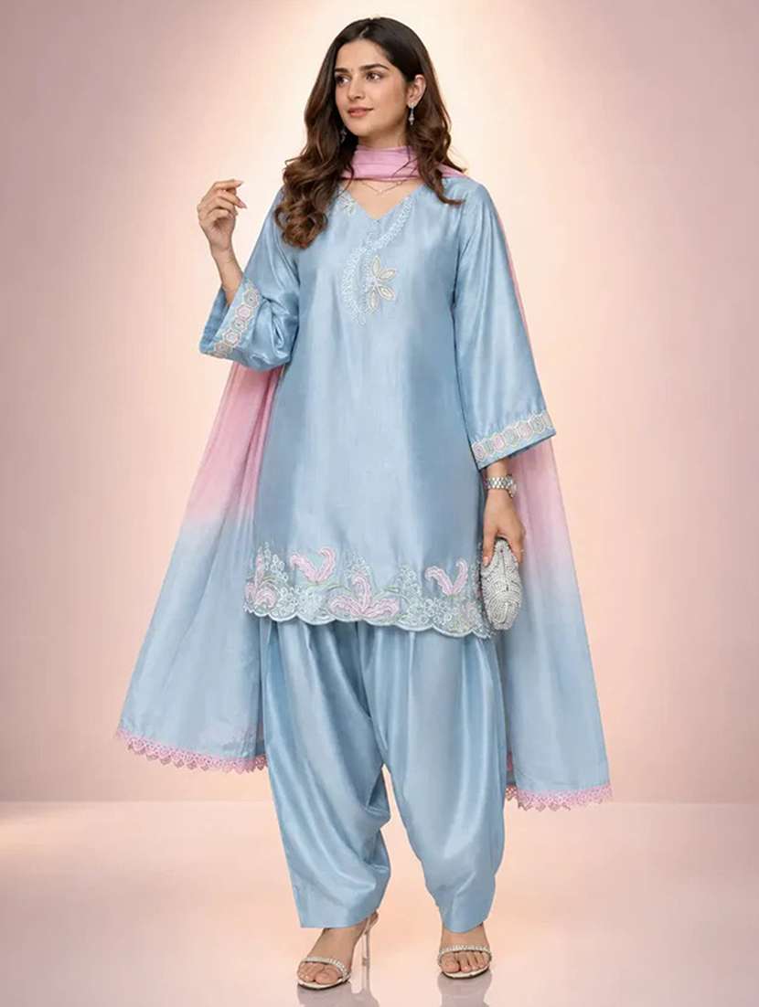 Women Embroidered Three Quarter Sleeves Kurta Farshi Salwar Set With Dupatta - 22702900 -  Standard Image - 3