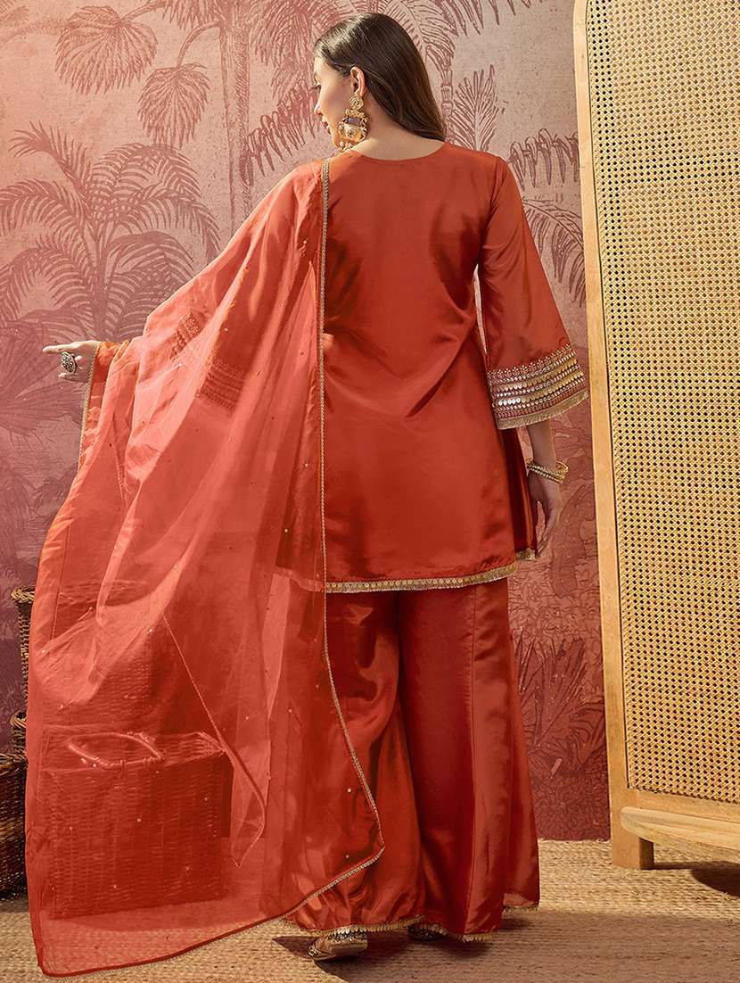 Women Embroidered Three Quarter Sleeves Kurta Sharara Set With Dupatta - 22702916 -  Standard Image - 3