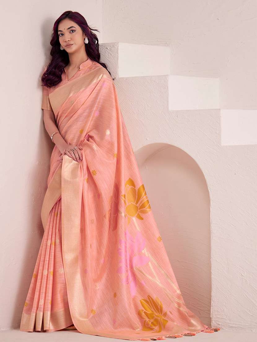 women self design handloom saree with blouse