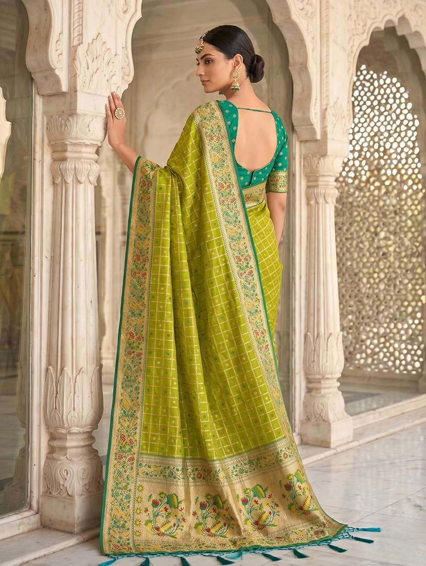 Women Self Design Bordered Saree With Blouse - 22703482 -  Standard Image - 3