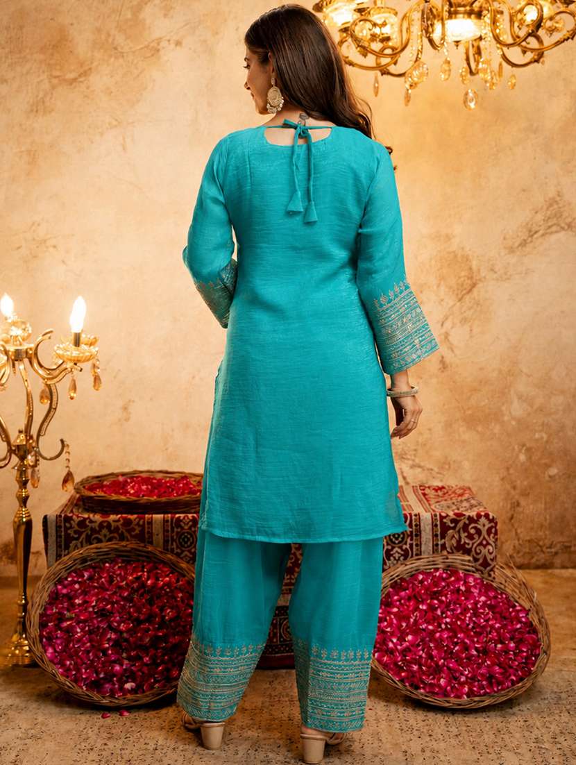 Women Embroidered Three Quarter Sleeves Kurta Farshi Salwar Set With Dupatta - 22703590 -  Standard Image - 5