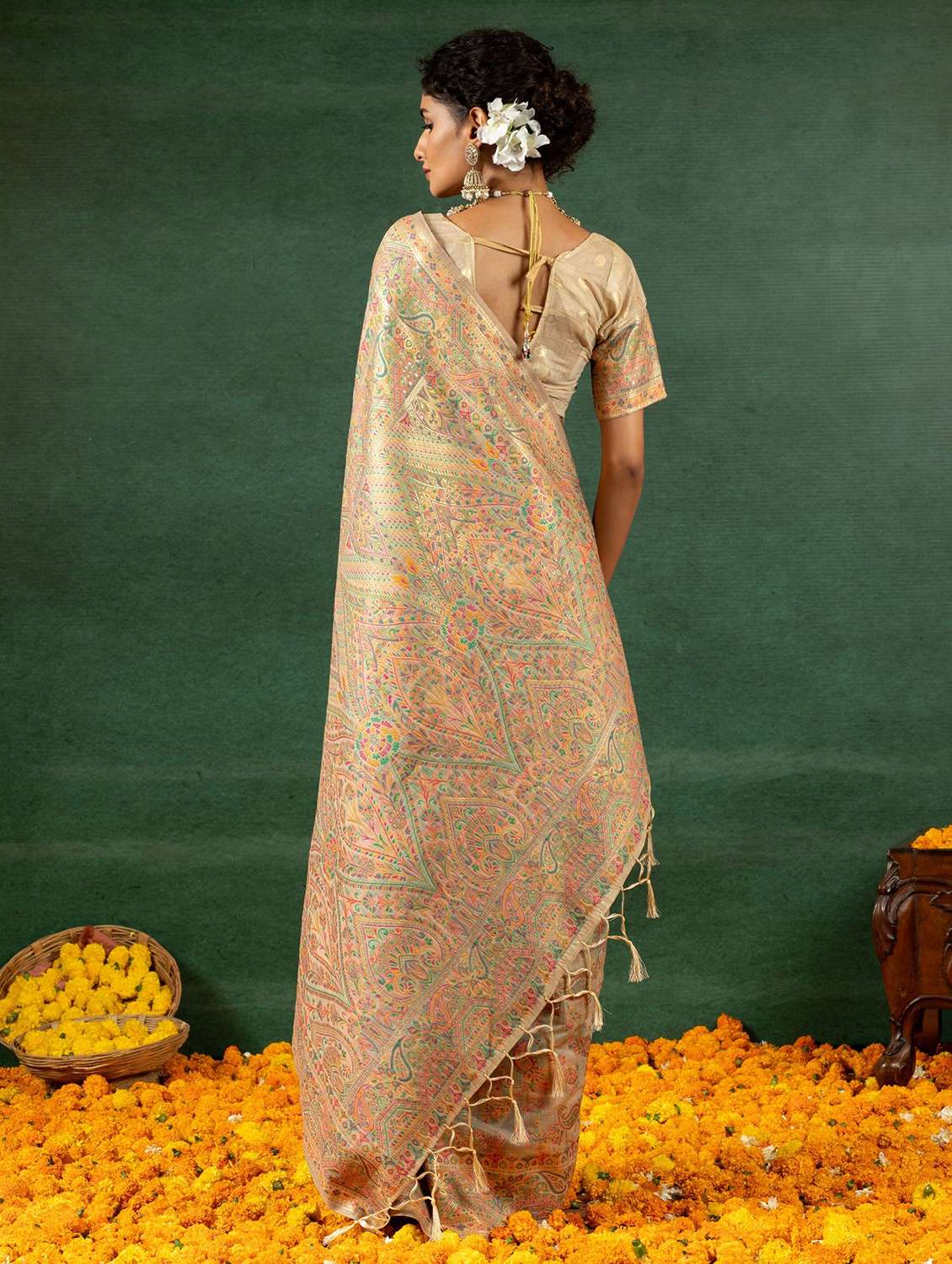 Women Self Design Handloom Saree With Blouse - 22704267 -  Standard Image - 3