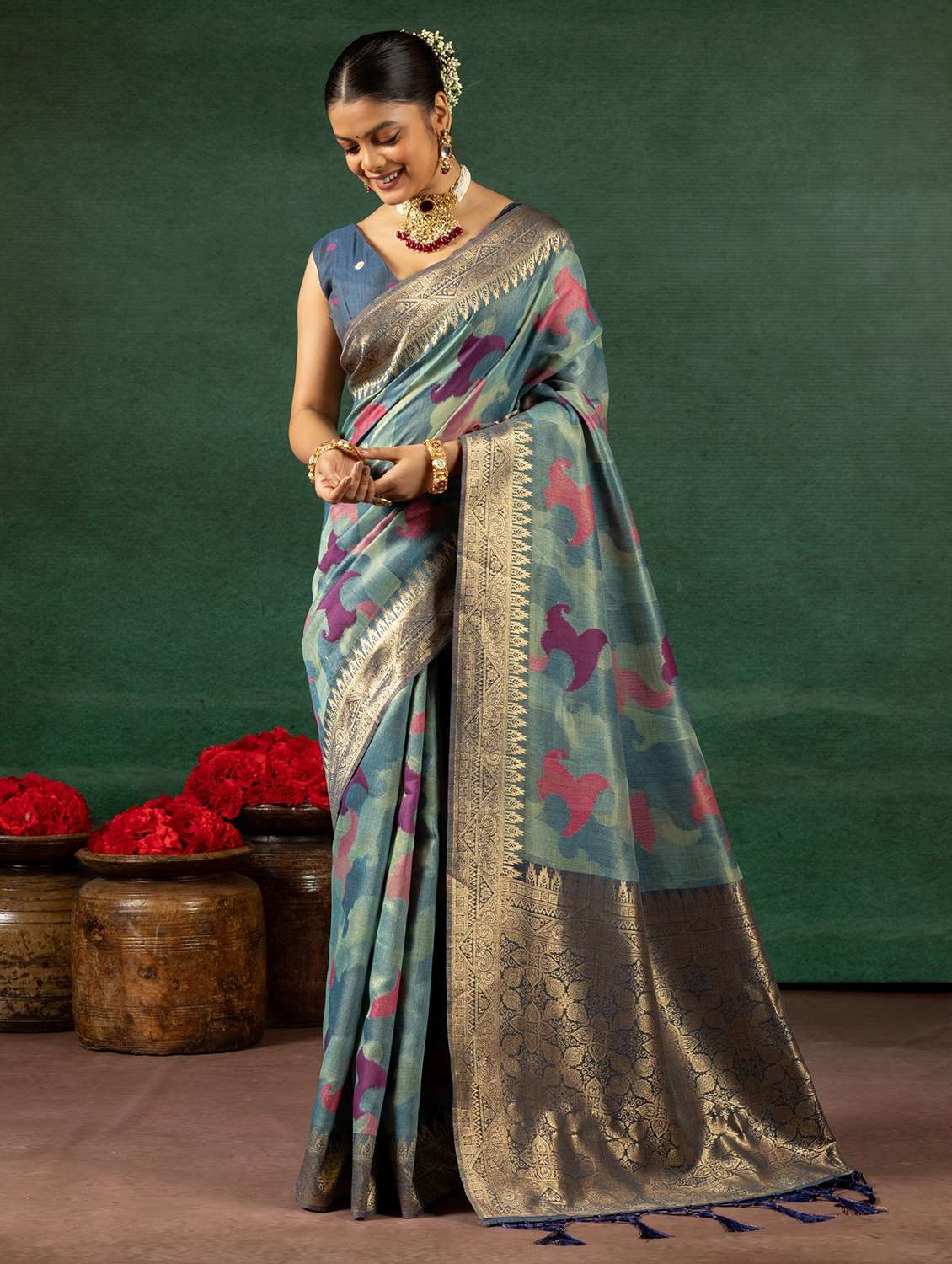 women self design banarasi saree with blouse