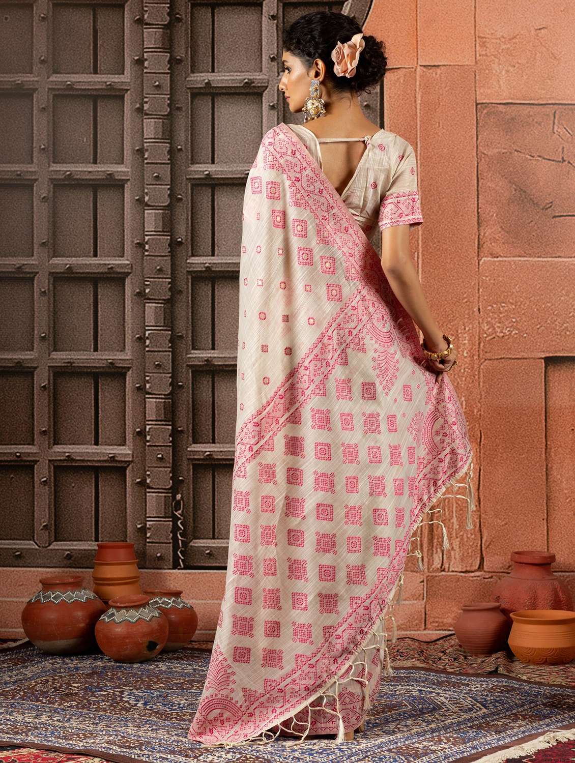Women Self Design Handloom Saree With Blouse - 22704295 -  Standard Image - 3