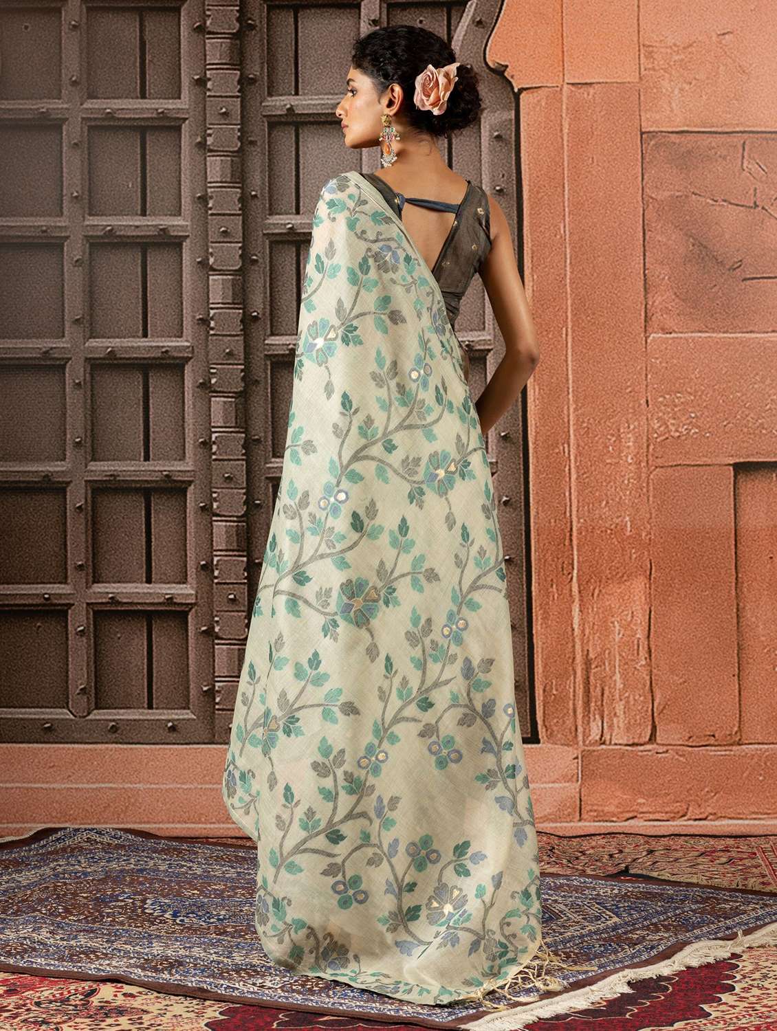 Women Self Design Handloom Saree With Blouse - 22704311 -  Standard Image - 3