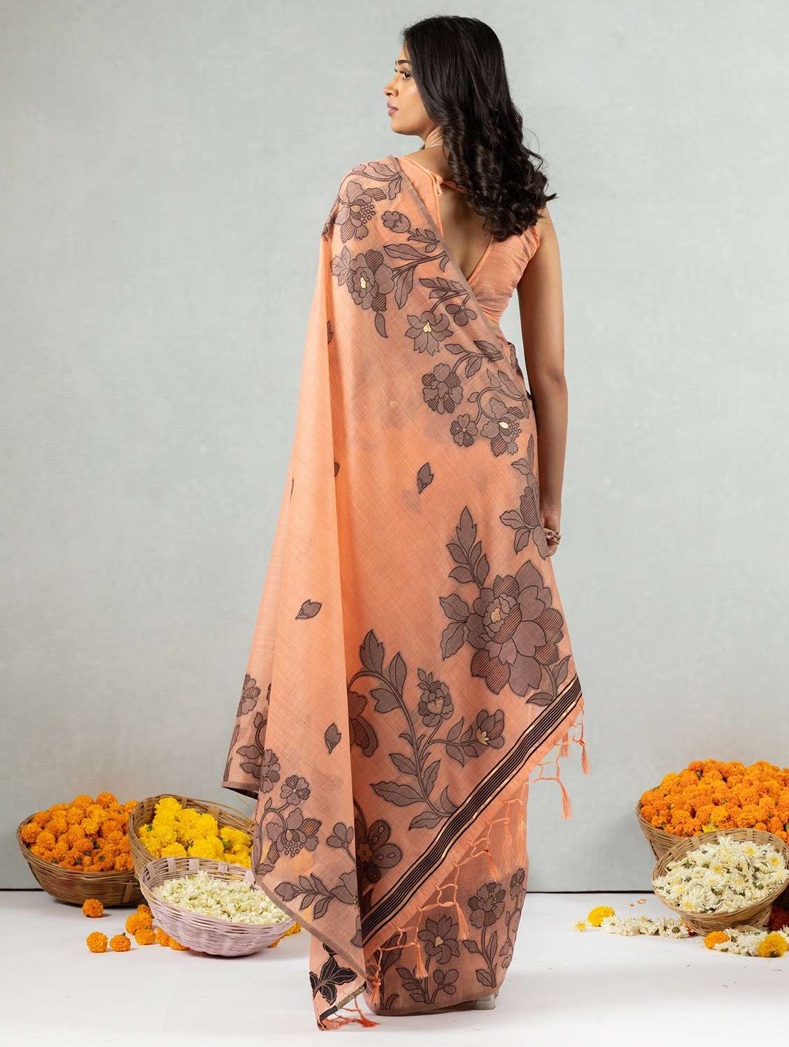 Women Self Design Handloom Saree With Blouse - 22704326 -  Standard Image - 3