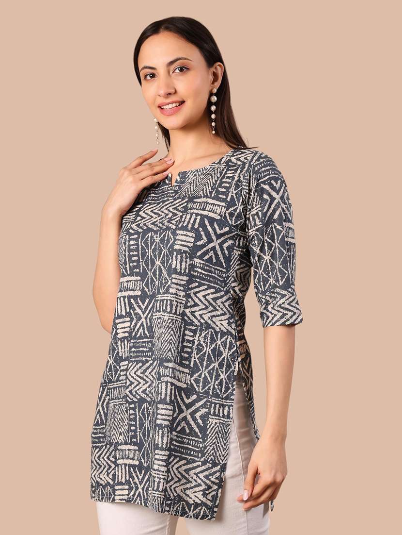 Women Printed Three Quarter Sleeves Straight Kurti - 22704514 -  Standard Image - 3