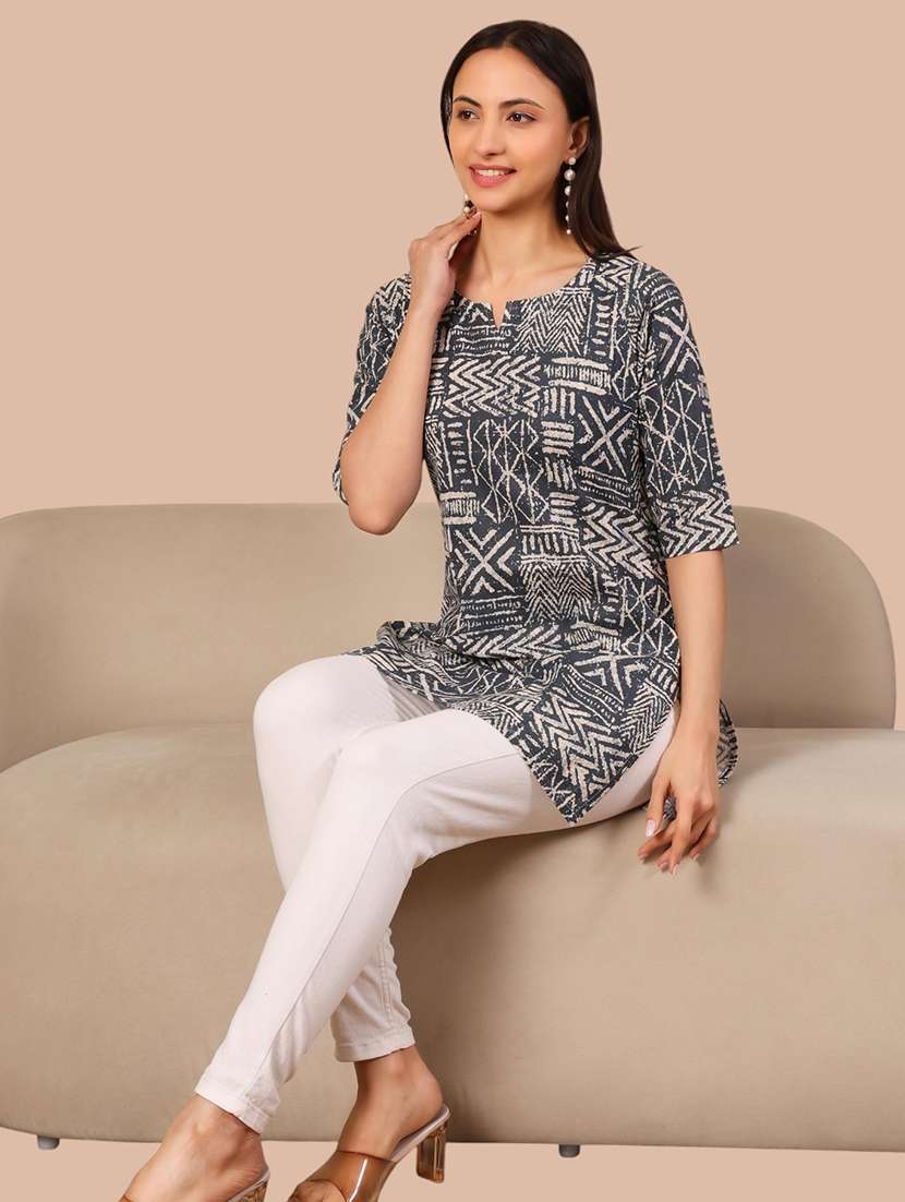 Women Printed Three Quarter Sleeves Straight Kurti - 22704514 -  Standard Image - 5