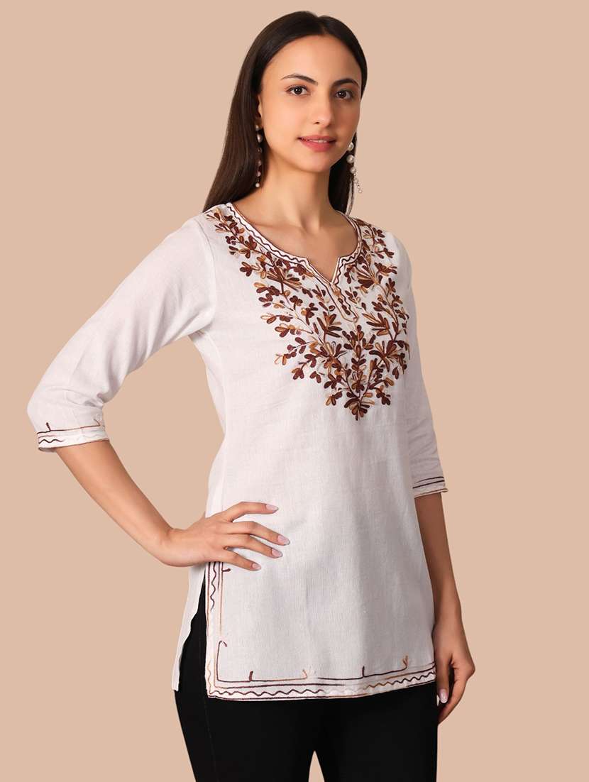 Women Embroidered Three Quarter Sleeves Straight Kurti - 22704588 -  Standard Image - 3