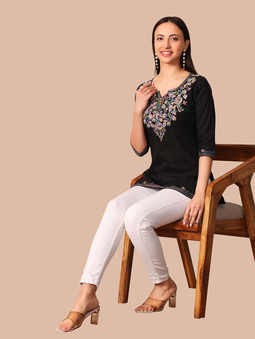 Women Embroidered Three Quarter Sleeves Straight Kurti - 22704602 -  Standard Image - 5