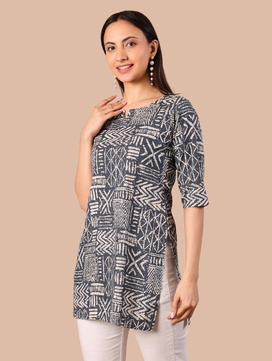 Women Printed Three Quarter Sleeves Straight Kurti - 22704640 -  Standard Image - 3