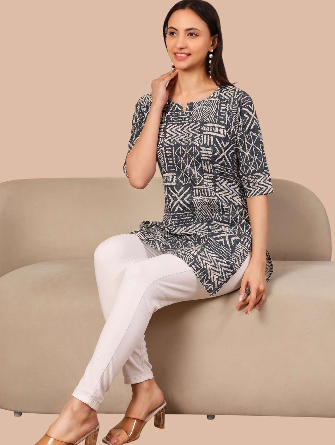 Women Printed Three Quarter Sleeves Straight Kurti - 22704640 -  Standard Image - 5