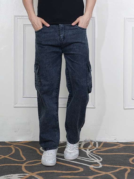 men washed mid rise regular fit cargo 