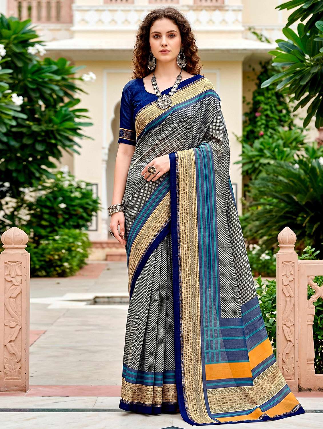 women printed casual wear saree with blouse
