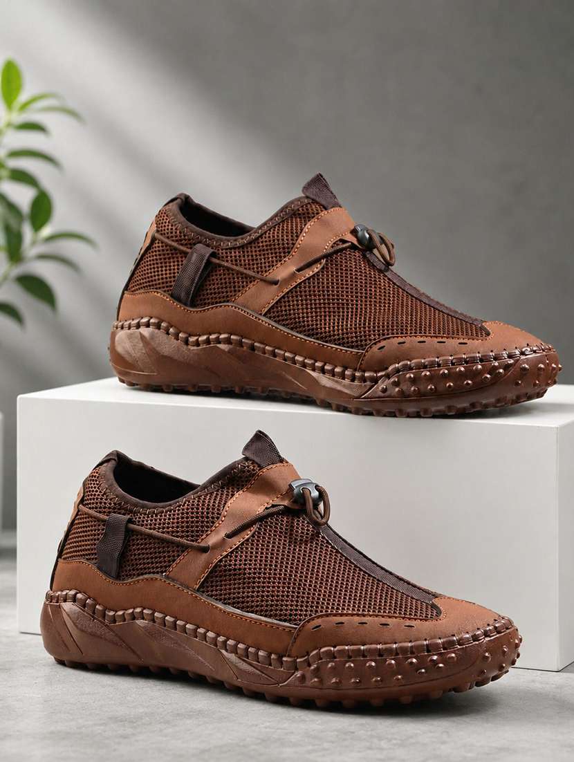 men textured slip on casual shoes