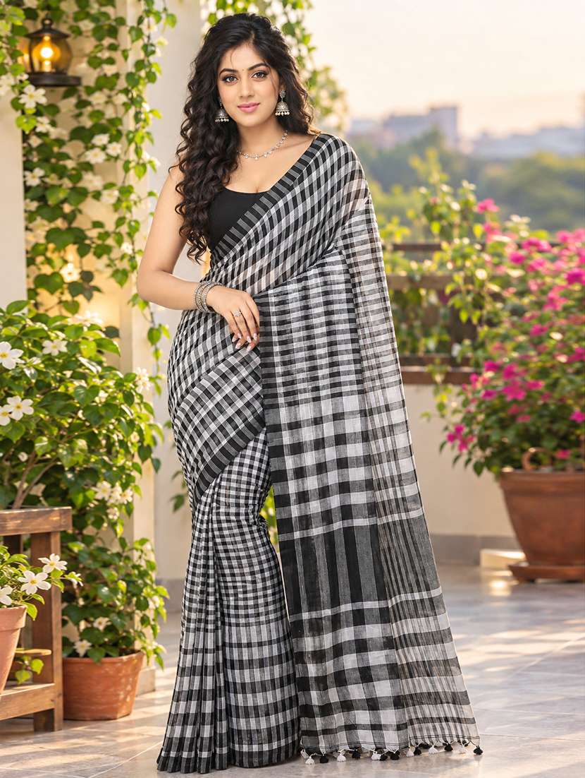 women checkered handloom saree with blouse