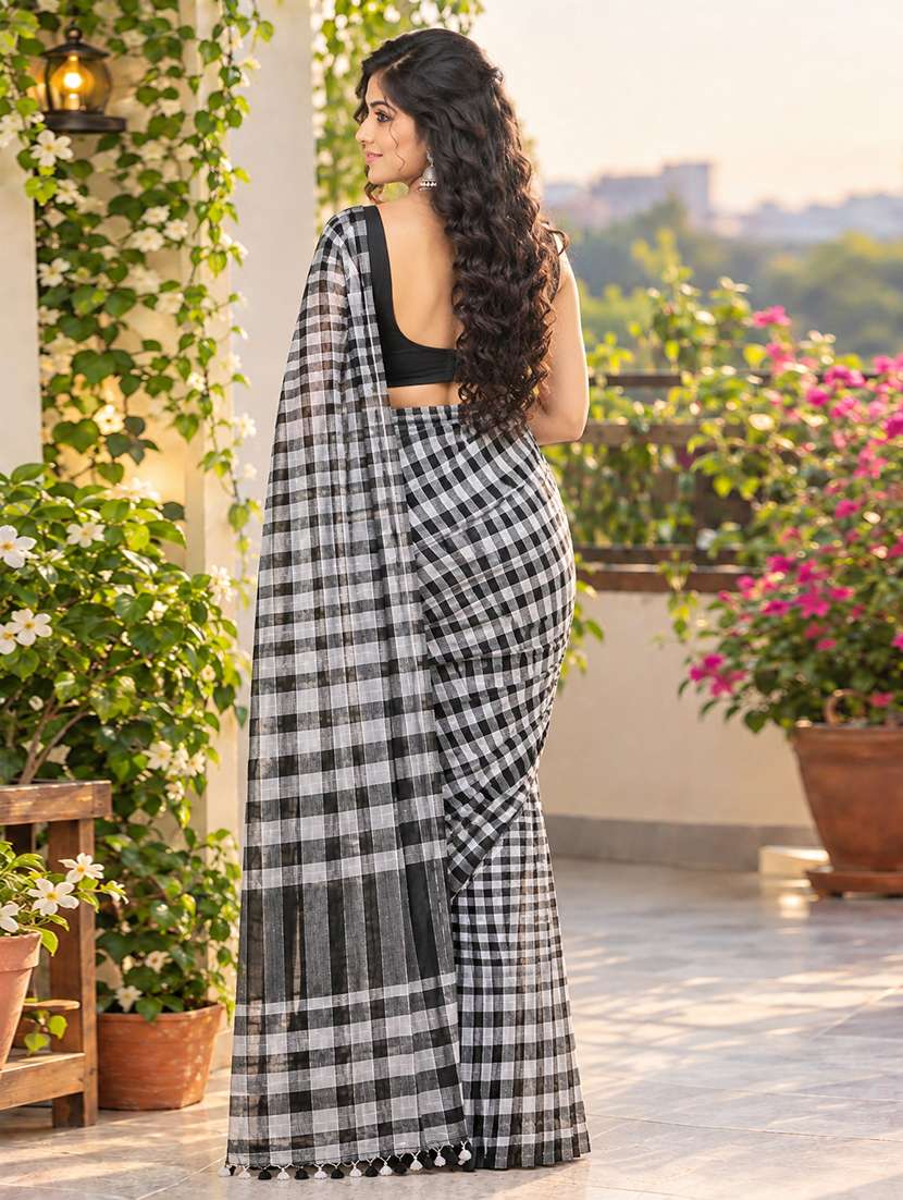 Women Checkered Handloom Saree With Blouse - 22707190 -  Standard Image - 3