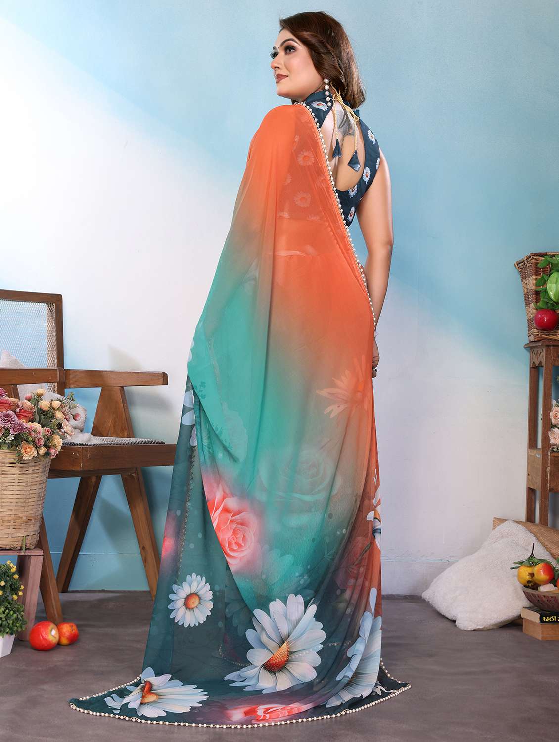 Women Printed Casual Wear Saree With Blouse - 22707301 -  Standard Image - 3