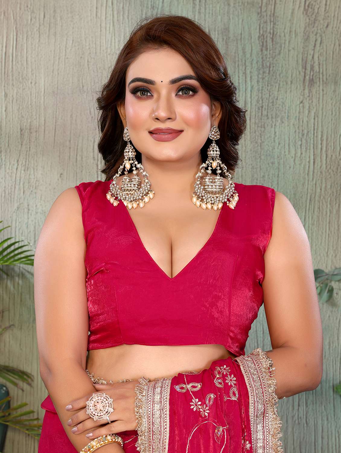 Women Solid With Work Embroidered Saree With Blouse - 22707346 -  Standard Image - 5