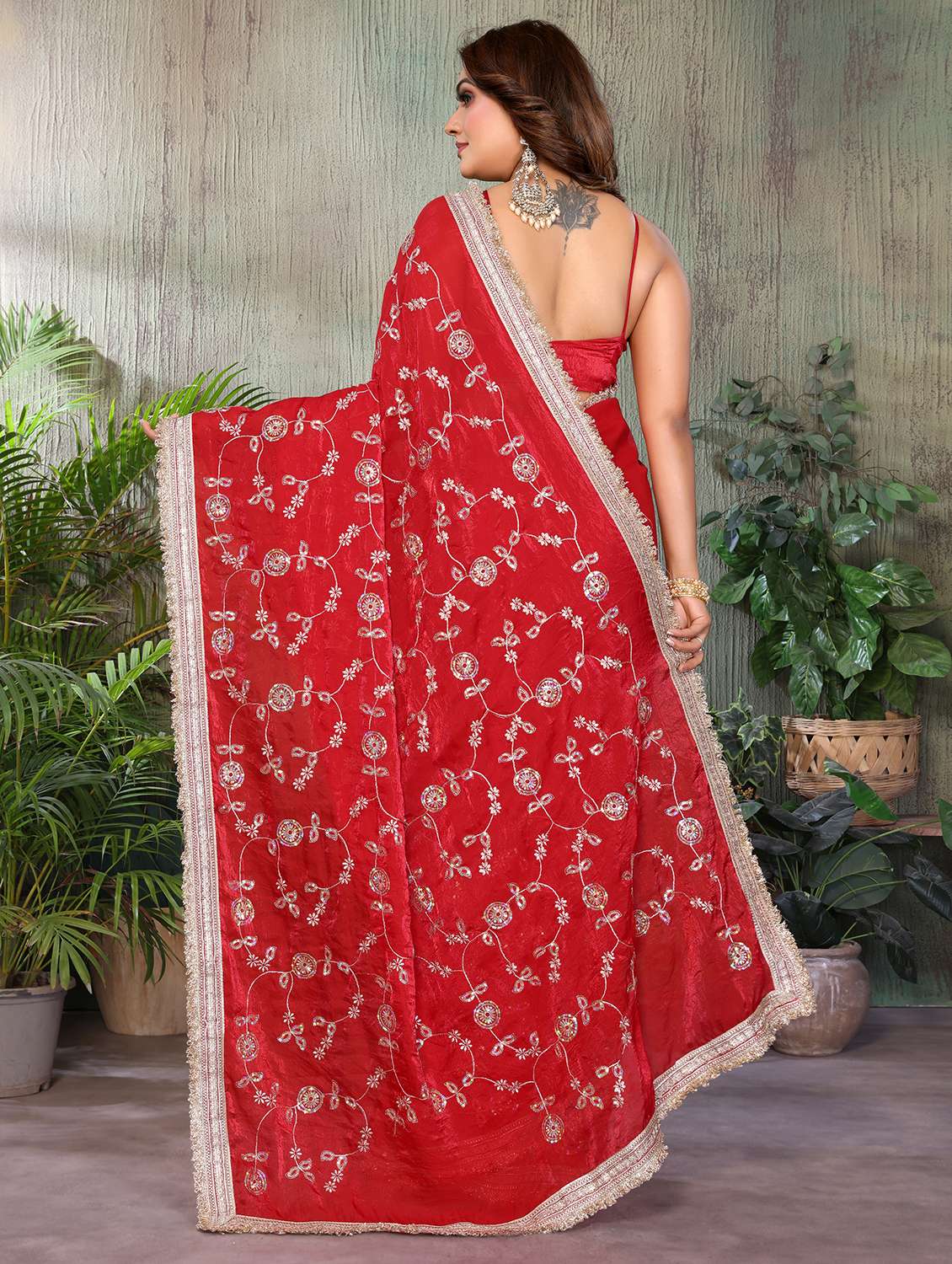 Women Solid With Work Embroidered Saree With Blouse - 22707349 -  Standard Image - 3