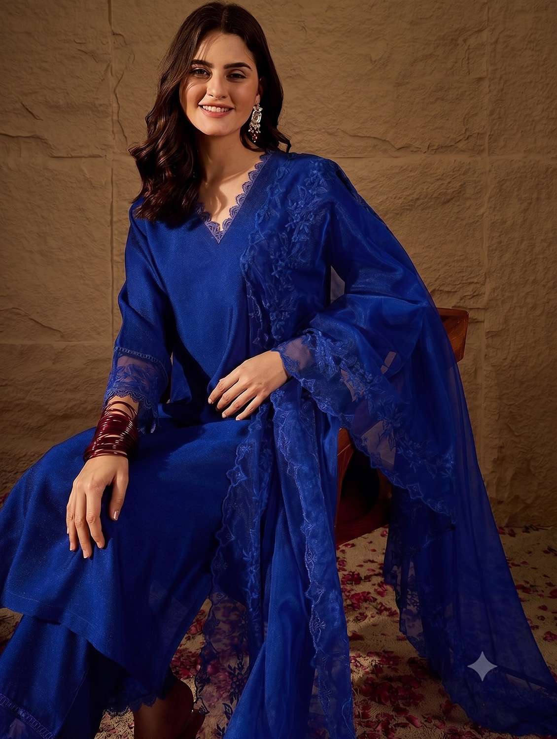 Women Solid Three Quarter Sleeves Kurta Pant Set With Dupatta - 22707368 -  Standard Image - 5