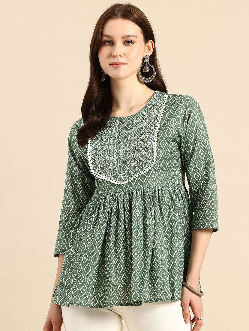women printed three quarter sleeves flared top