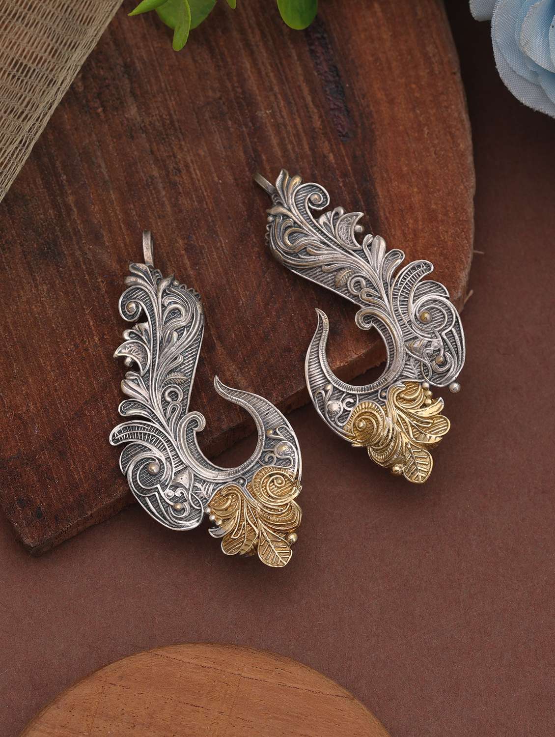 women oxidised dual tone earcuff