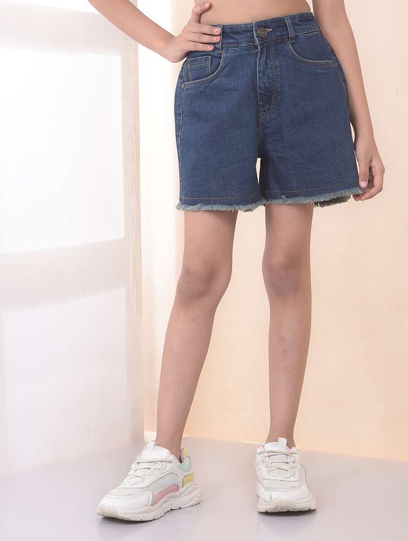 girls solid mid rise regular fit shorts