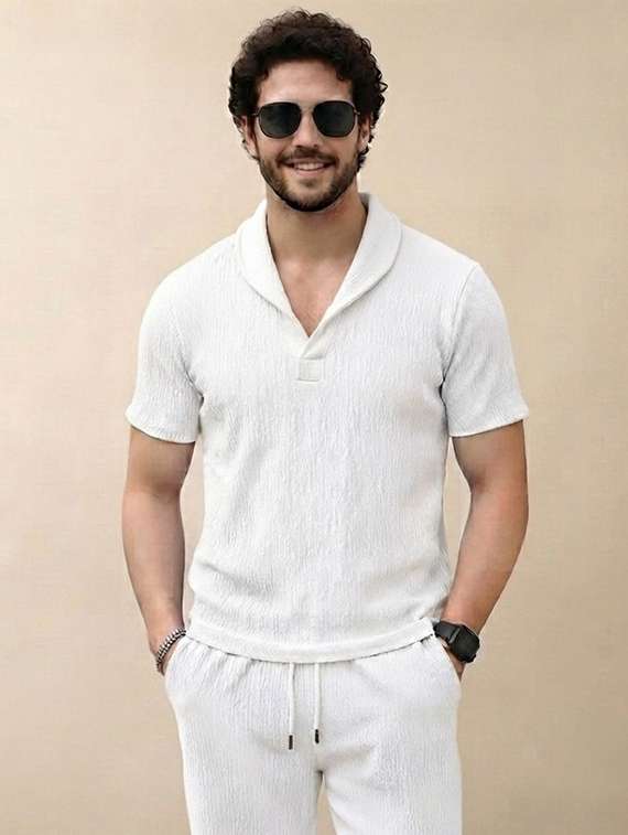 men textured short sleeves t-shirt and trouser co-ord set