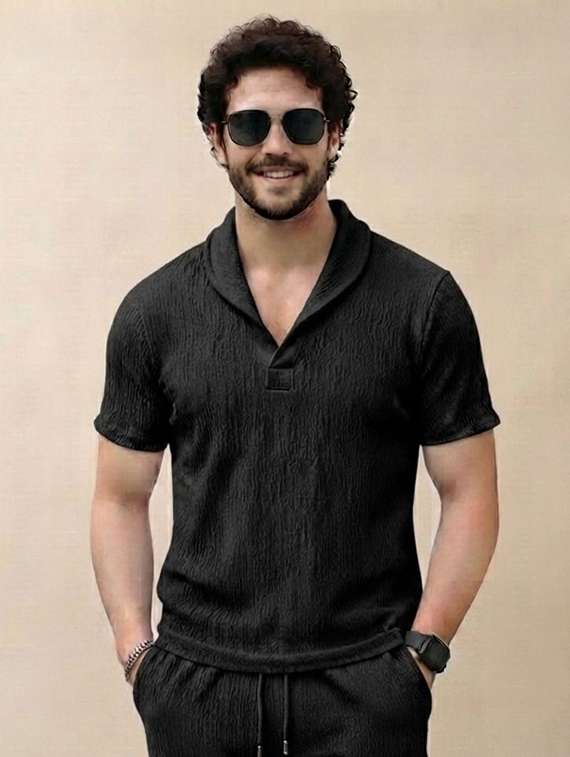 men textured short sleeves t-shirt and trouser co-ord set