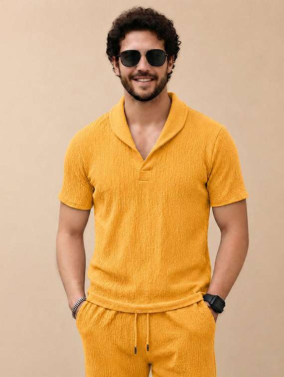 men textured short sleeves t-shirt and trouser co-ord set