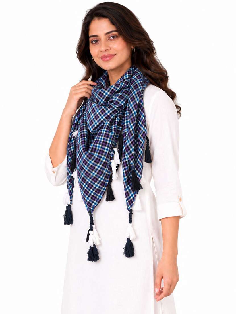 Women Checkered Scarf With Tassels - 22720981 -  Standard Image - 3