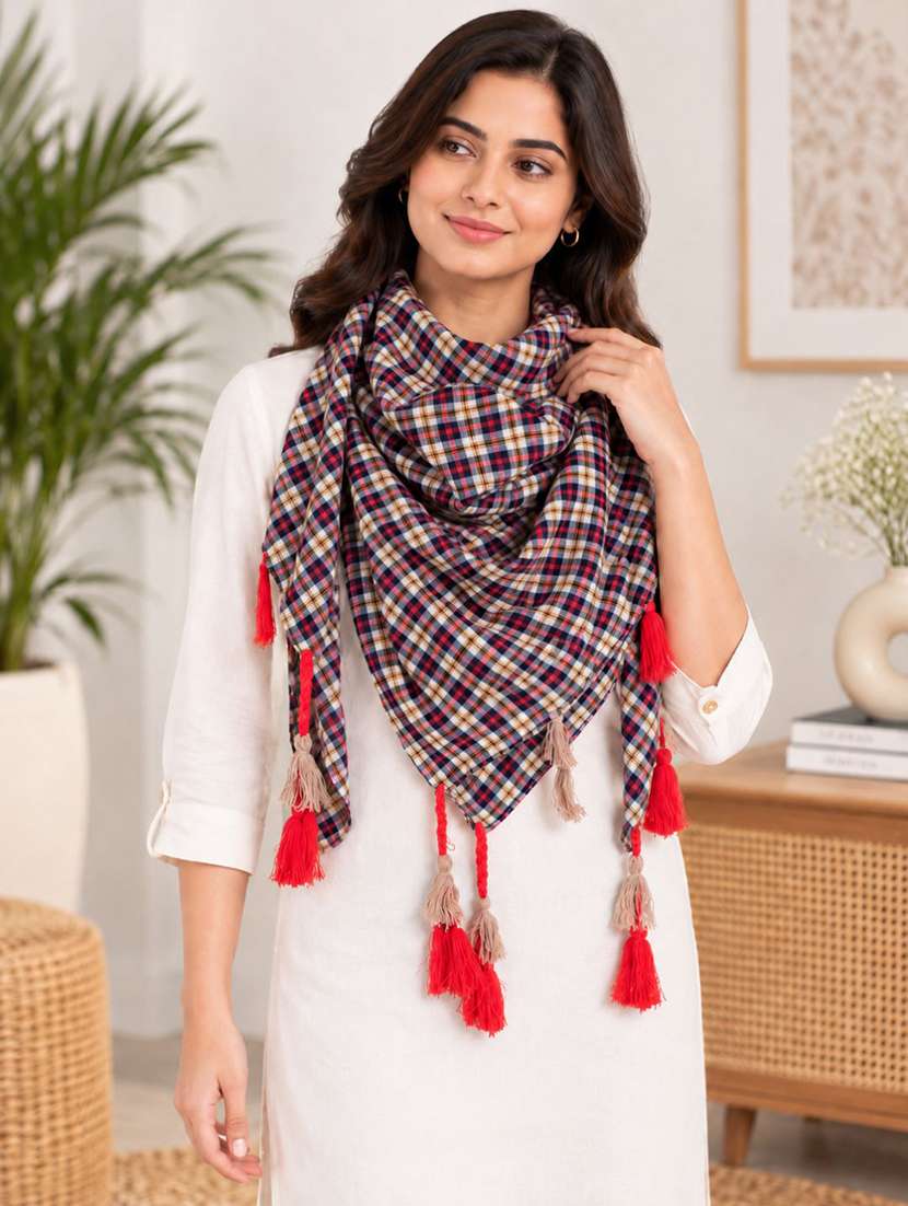 women checkered scarf with tassels