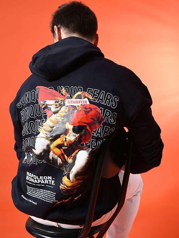 men printed long sleeves hooded sweatshirt