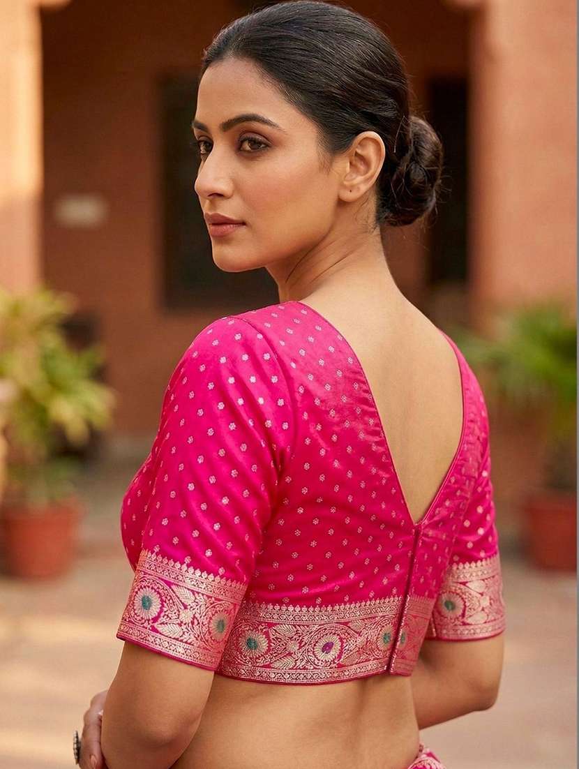Women Self Design Bordered Saree With Blouse - 22721968 -  Standard Image - 5