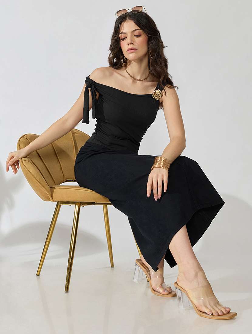 Women Solid Sleeveless Regular Top - 22722751 -  Standard Image - 5