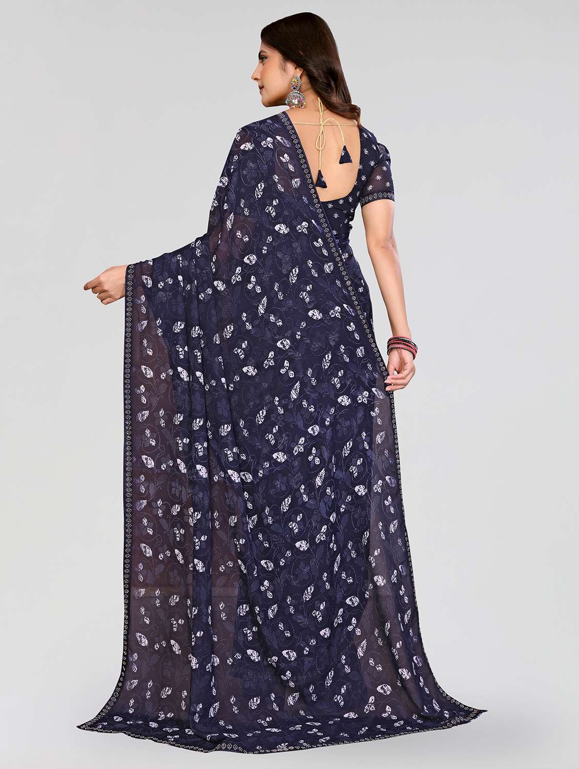 Women Printed Casual Wear Saree With Blouse - 22722799 -  Standard Image - 3