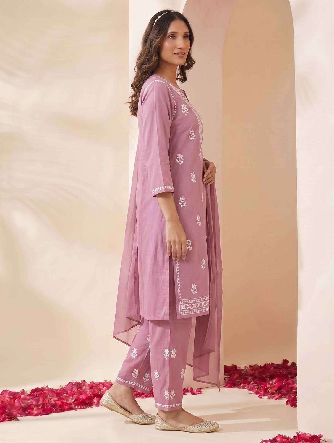 Women Embroidered Three Quarter Sleeves Kurta Pant Set With Dupatta - 22722850 -  Standard Image - 3
