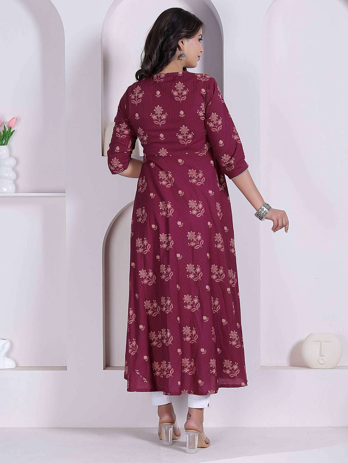 Women Printed Three Quarter Sleeves Anarkali Kurta - 22722868 -  Standard Image - 3