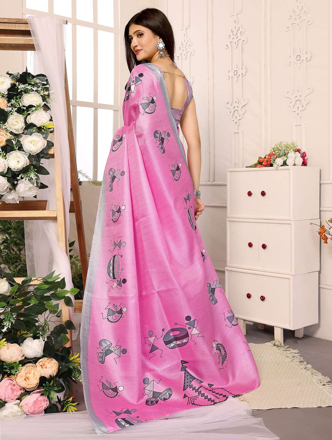 Women Warli Printed Saree With Blouse - 22722913 -  Standard Image - 3