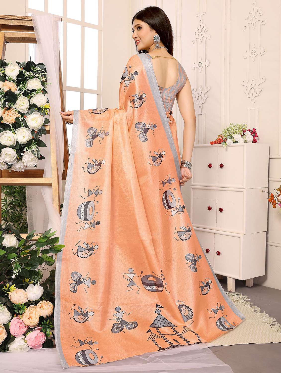 Women Warli Printed Saree With Blouse - 22722921 -  Standard Image - 3