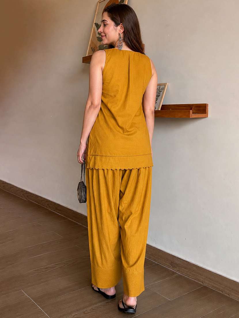 Women Solid Sleeveless Ethnic Co-ord Set - 22723048 -  Standard Image - 3