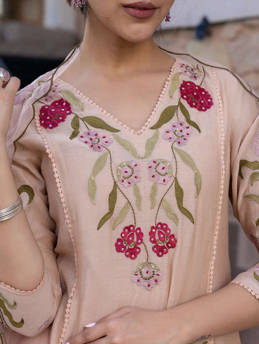 Women Embroidered Three Quarter Sleeves Kurta Pant Set With Dupatta - 22723145 -  Standard Image - 5