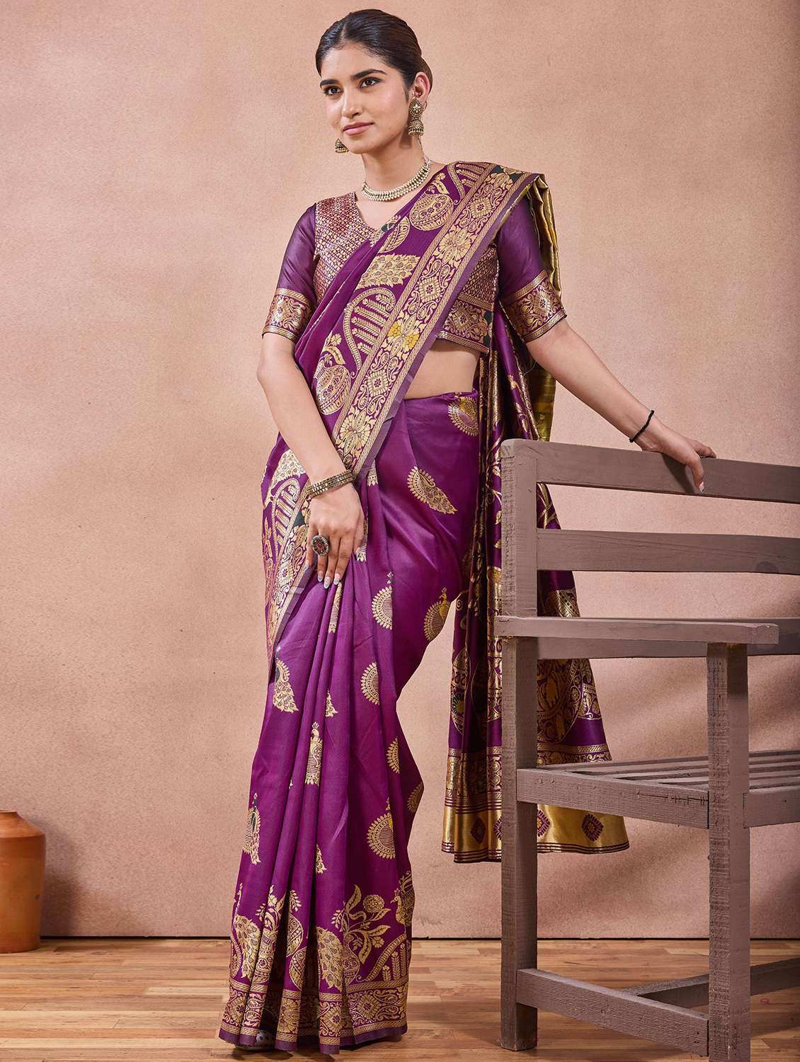 Women Self Design Banarasi Saree With Blouse - 22723226 -  Standard Image - 5