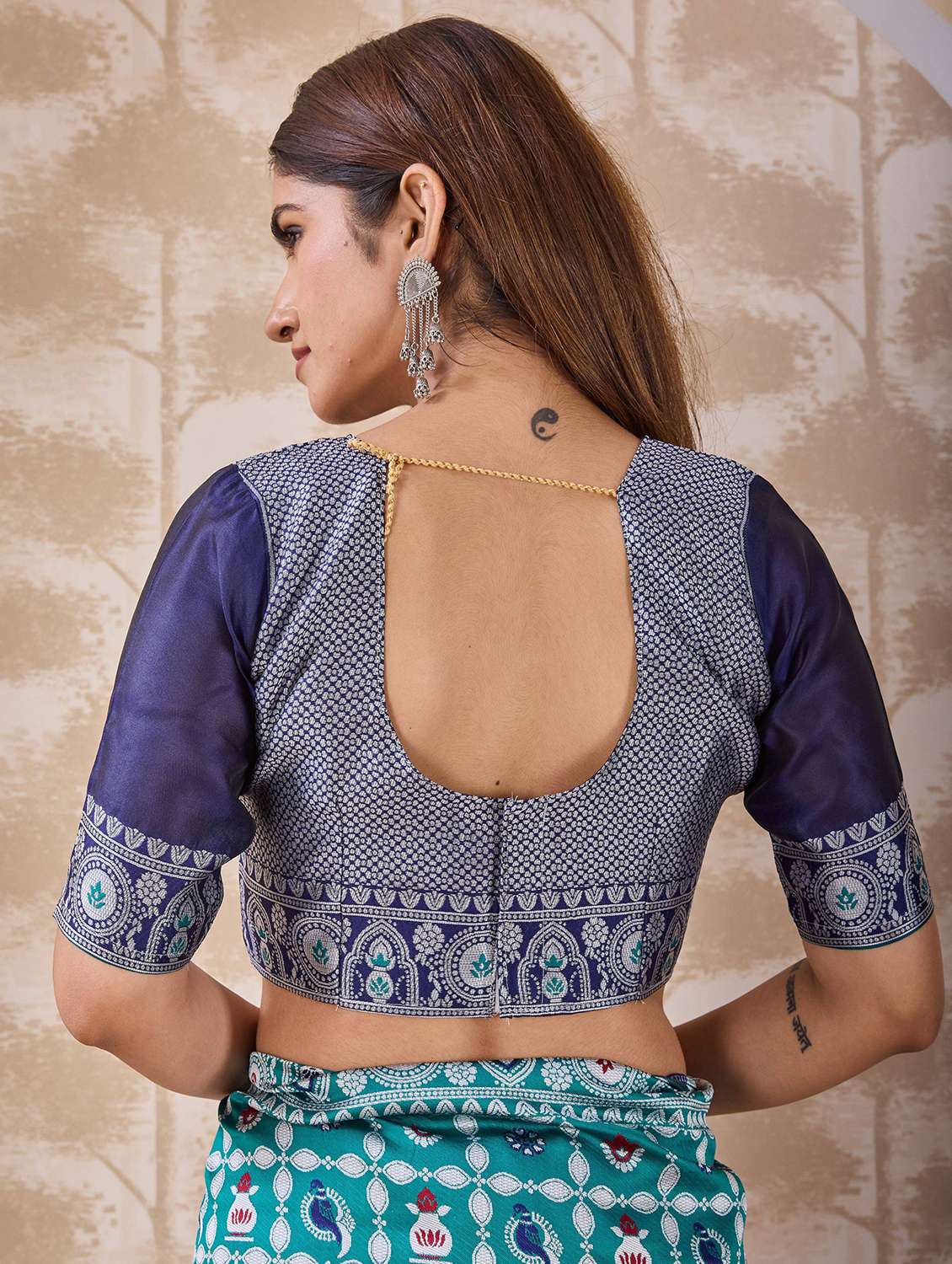 Women Self Design Banarasi Saree With Blouse - 22723232 -  Standard Image - 5