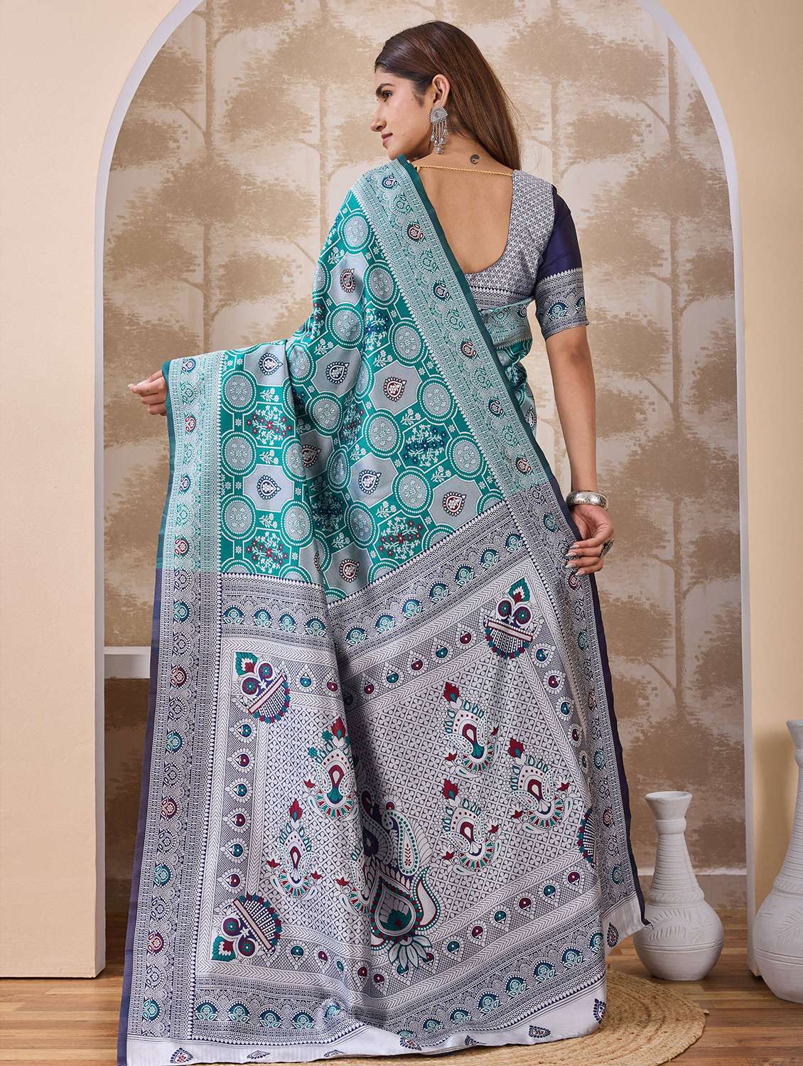 Women Self Design Banarasi Saree With Blouse - 22723235 -  Standard Image - 3