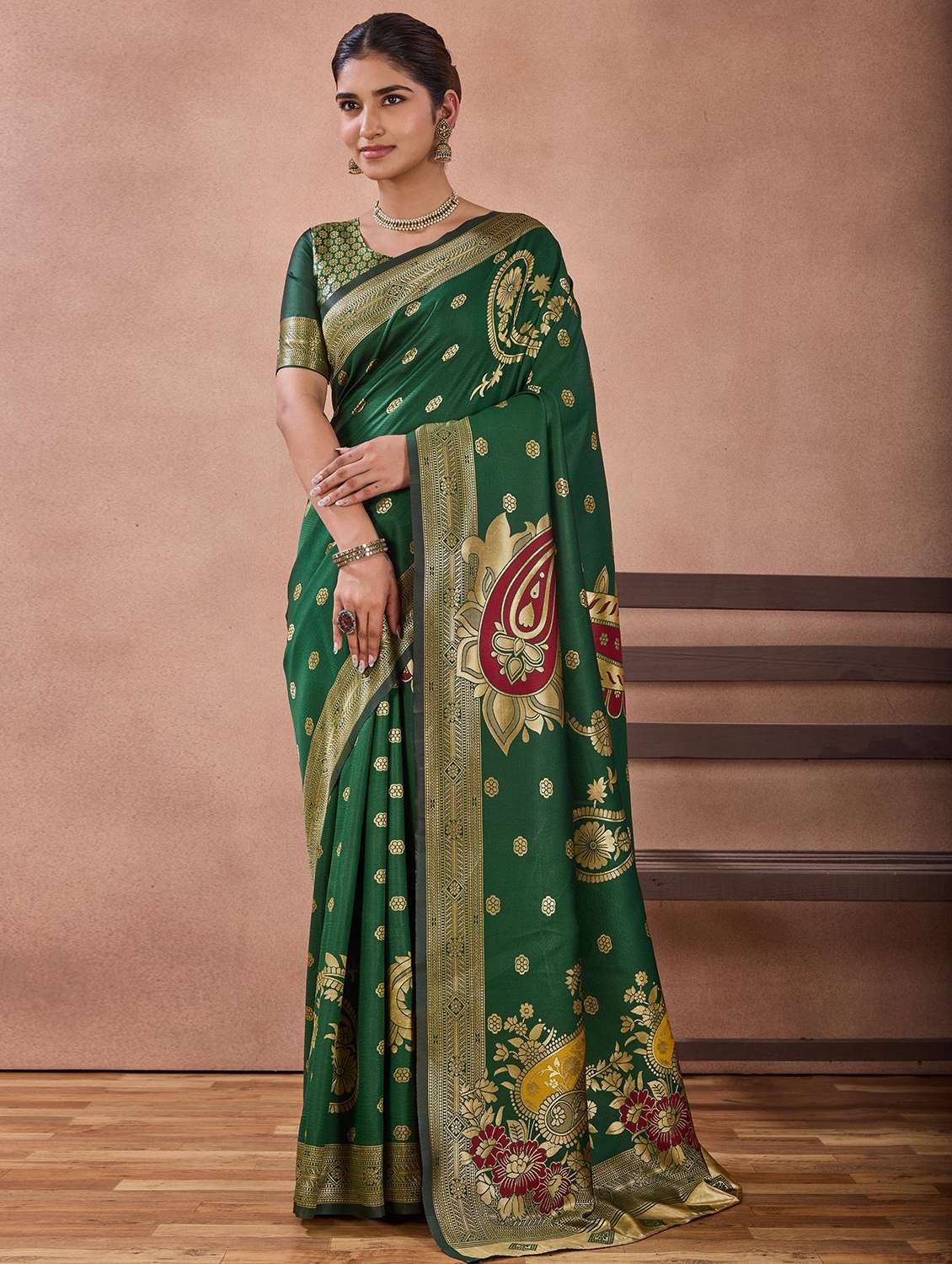 women self design banarasi saree with blouse