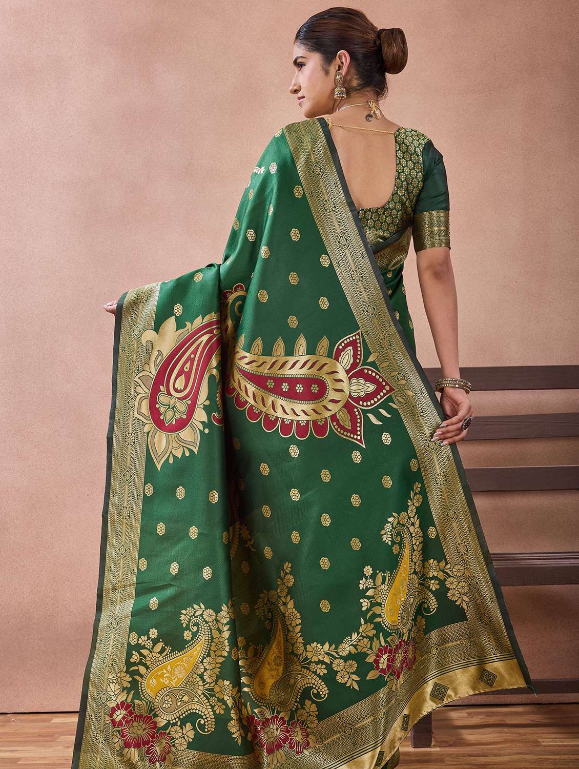 Women Self Design Banarasi Saree With Blouse - 22723237 -  Standard Image - 3